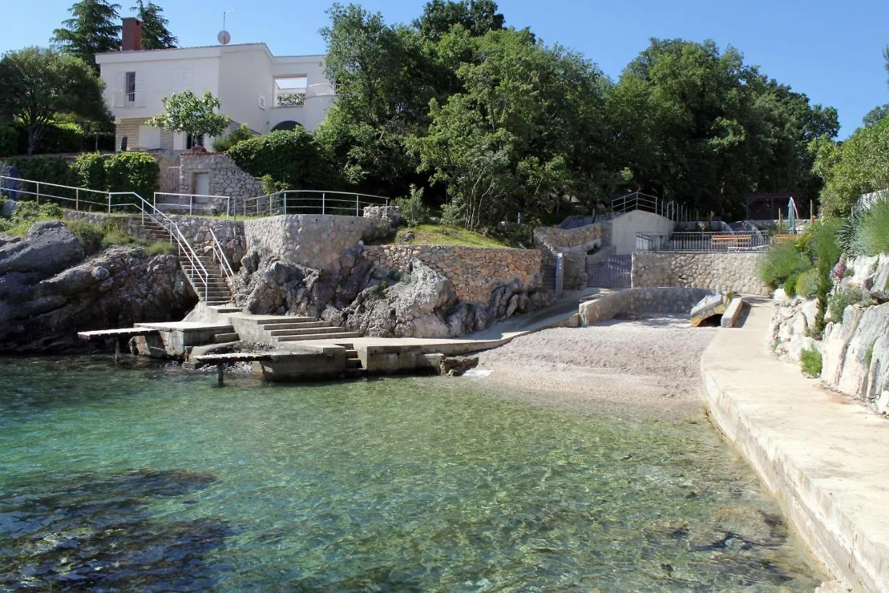 Apartments By The Sea Vantacici, Krk - 5292 Malinska