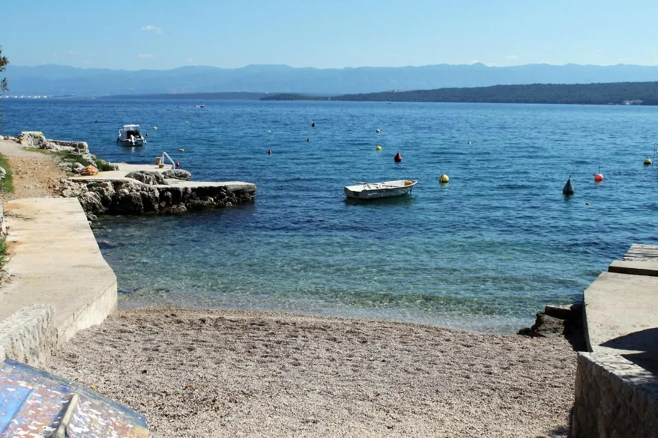 Apartments By The Sea Vantacici, Krk - 5292 Malinska