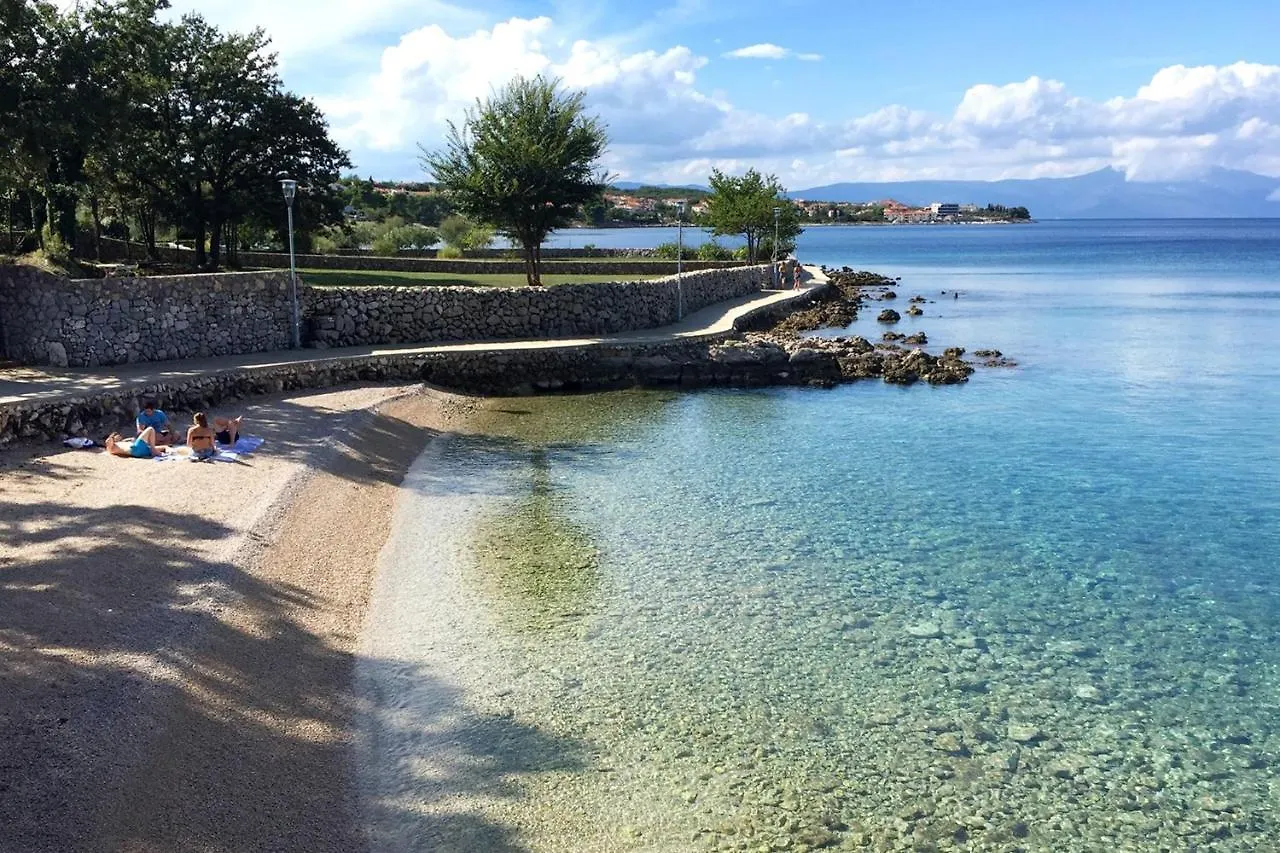 Apartments By The Sea Vantacici, Krk - 5292 Malinska
