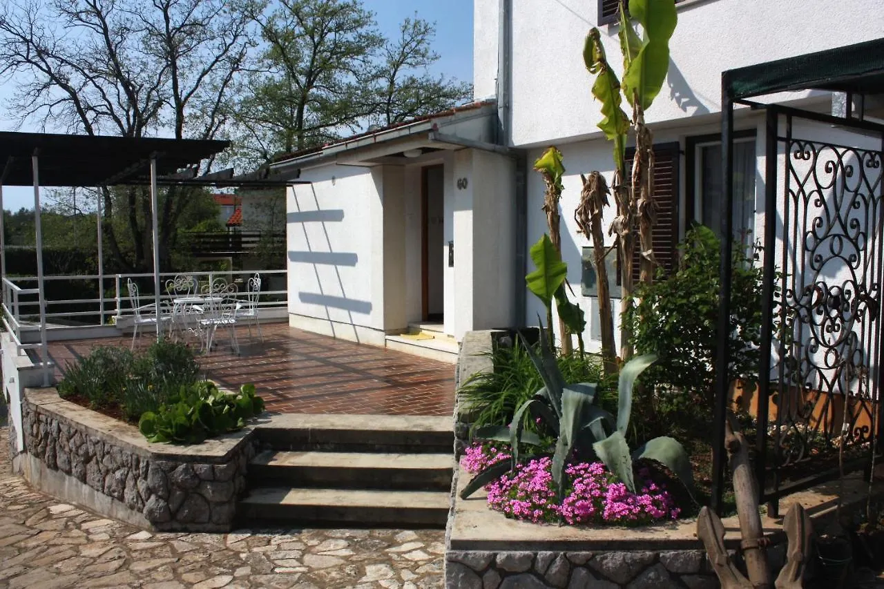 Apartments By The Sea Vantacici, Krk - 5292 Malinska