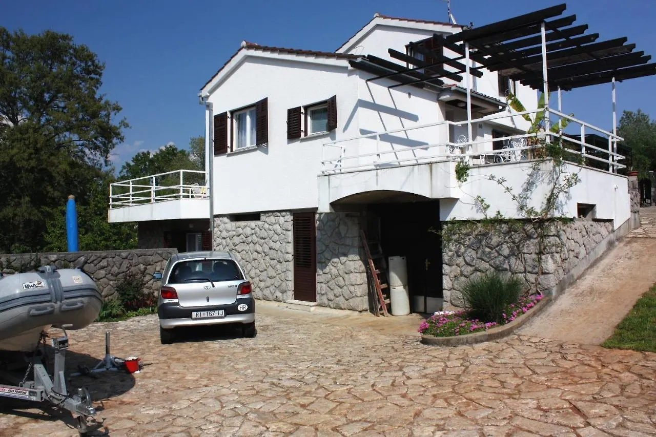 Apartments By The Sea Vantacici, Krk - 5292 Malinska