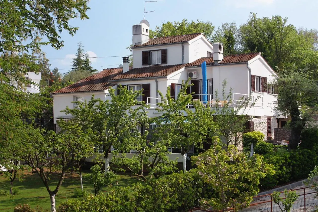 Apartments By The Sea Vantacici, Krk - 5292 Malinska