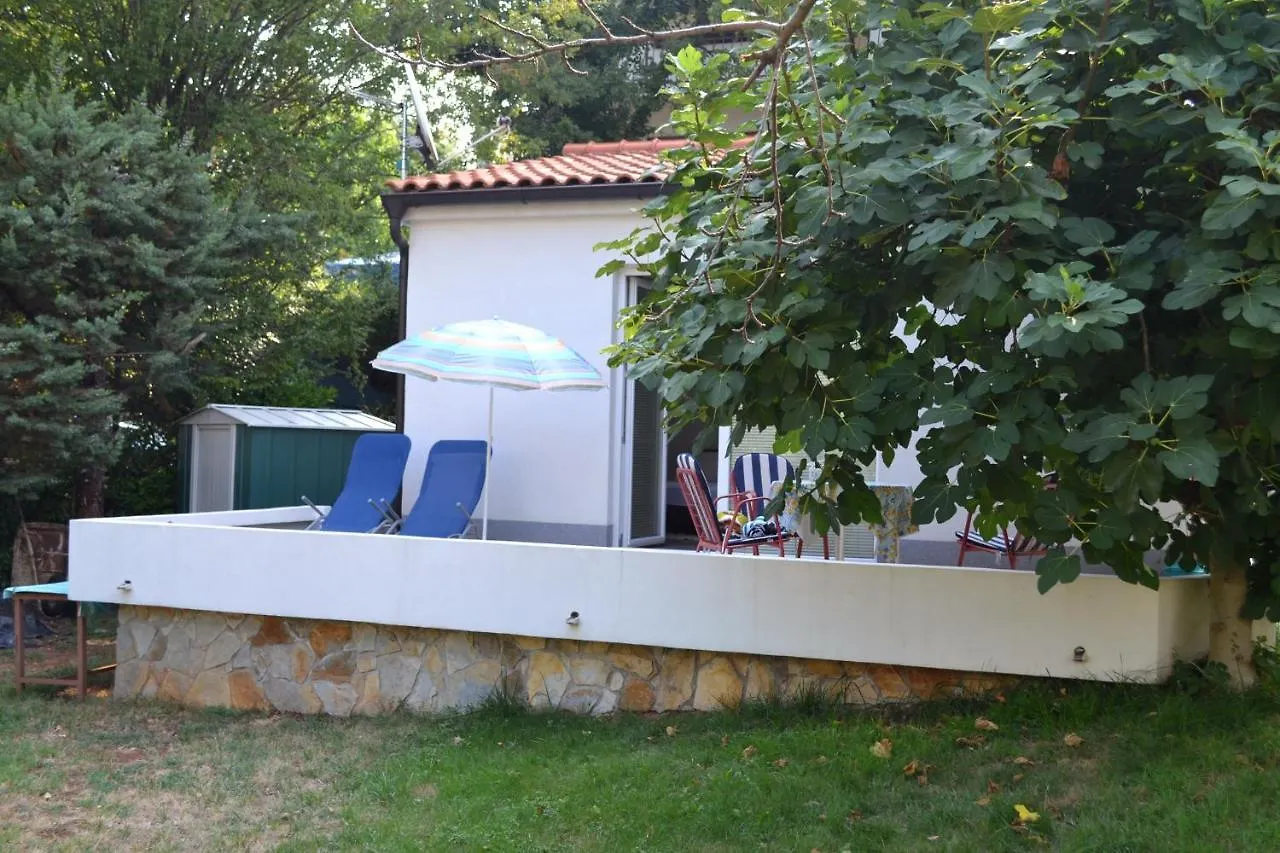 Apartments By The Sea Vantacici, Krk - 5292 Malinska
