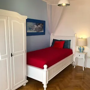 Betty Apartment