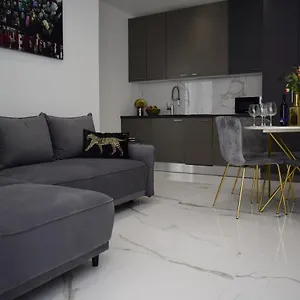 Lavin Apartment